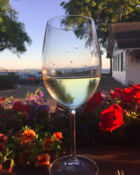 happy hour in white rock